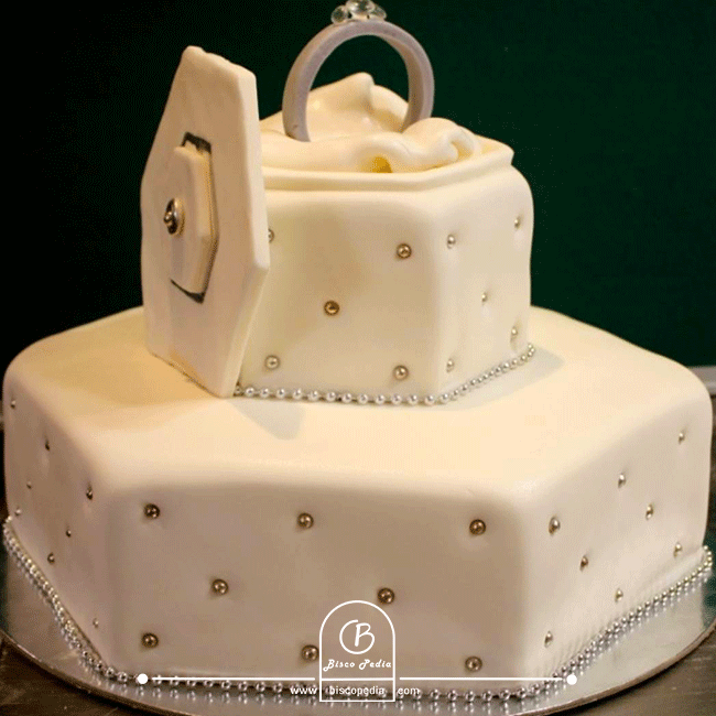 طرز تهیه کیک نامزدی فوندانت