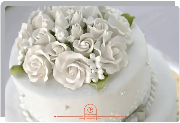 کیک نامزدی ساده و مدرن