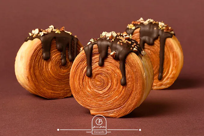 طرز تهیه کروسان لافایت شکلاتی