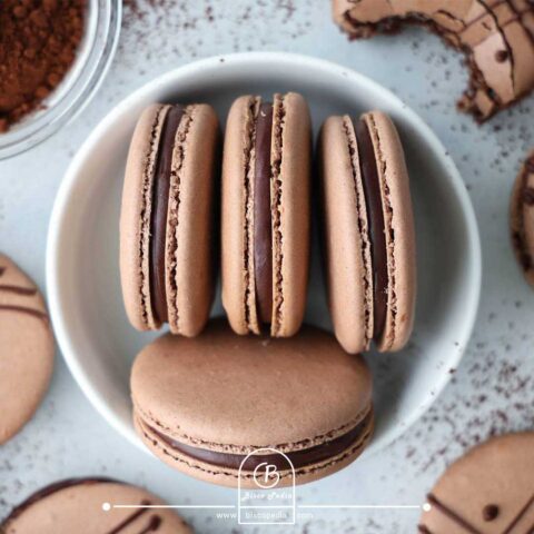 طرز تهیه شیرینی ماکارون با گاناش شکلاتی