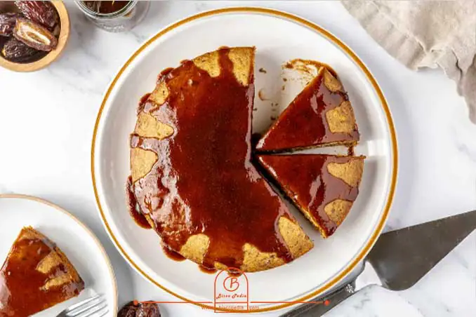 طرز تهیه کیک اسفنجی خرما و شیر