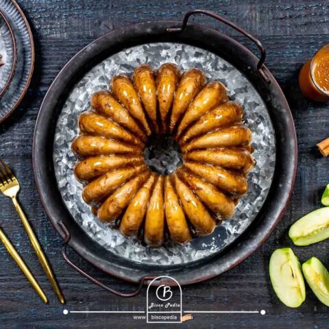 طرز تهیه کیک سیب کاراملی خانگی