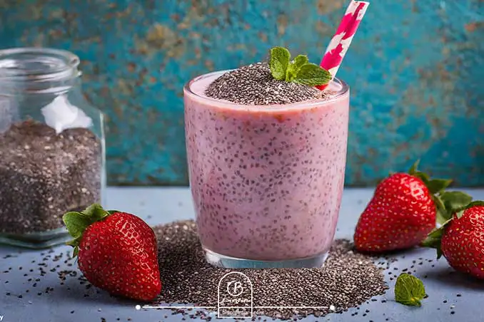 طرز تهیه اسموتی با دانه چیا🍓