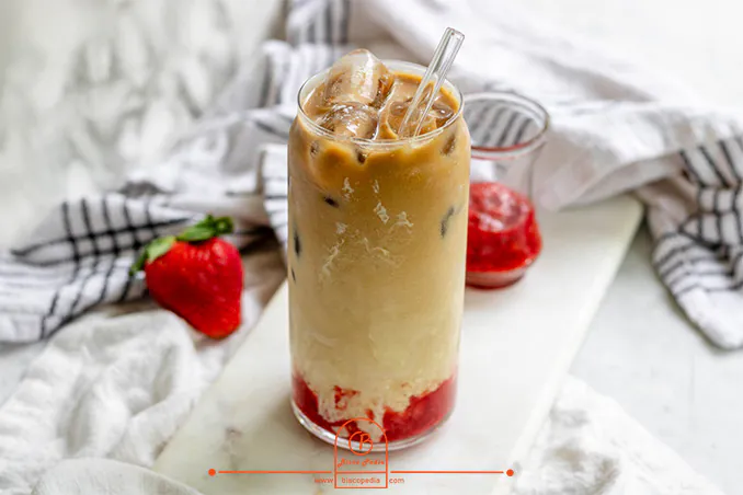طرز تهیه آیس لته توت فرنگی🥤