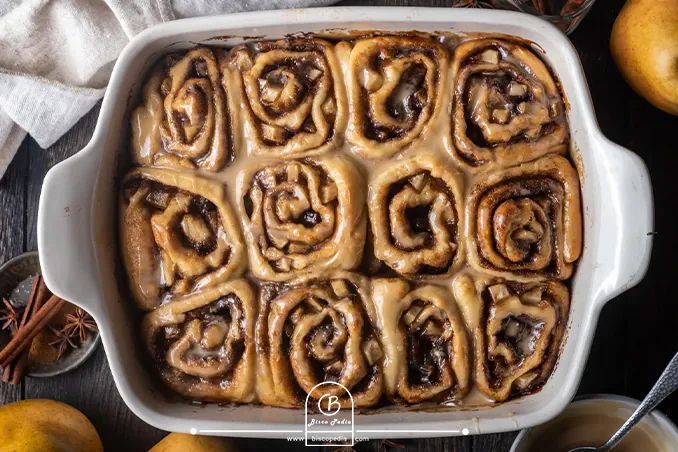 طرز تهیه رول دارچین و گلابی مجلسی